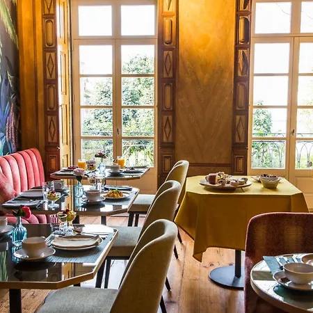 Hotel Menina Colina