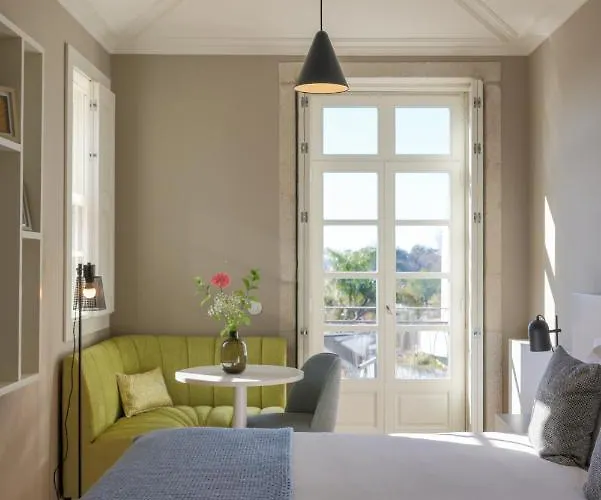 Menina Colina 포르투