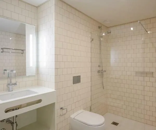 Menina Colina 4* Oporto